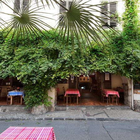 Hotel Les Arcades Biot Esterno foto