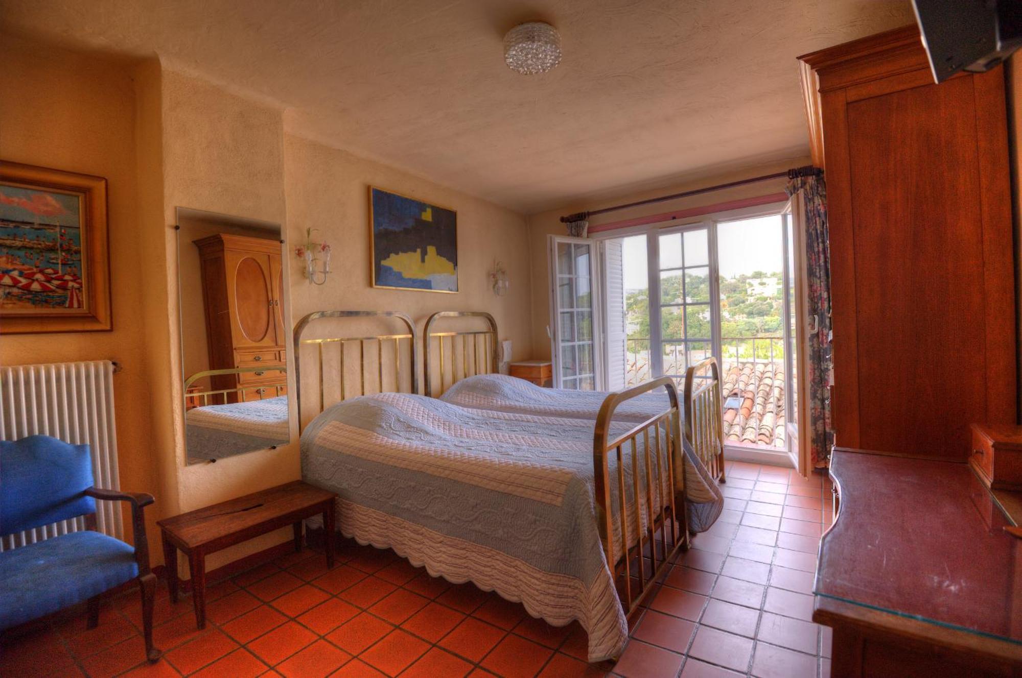Hotel Les Arcades Biot Esterno foto